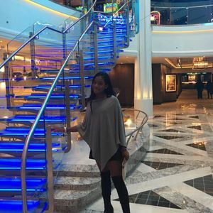 Meet your Posher, Alexis